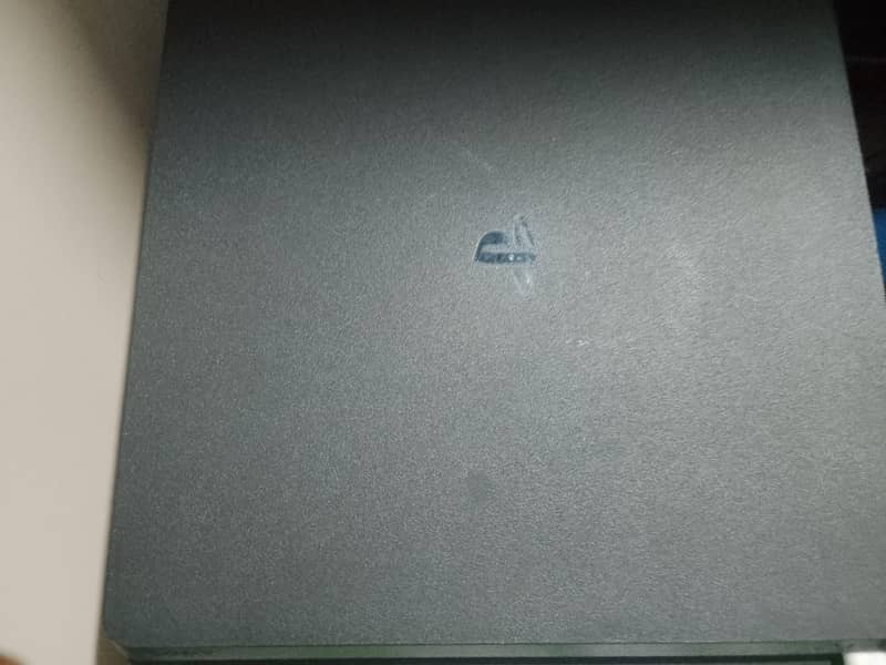 PS4 Slim 1