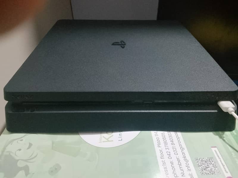 PS4 Slim 2