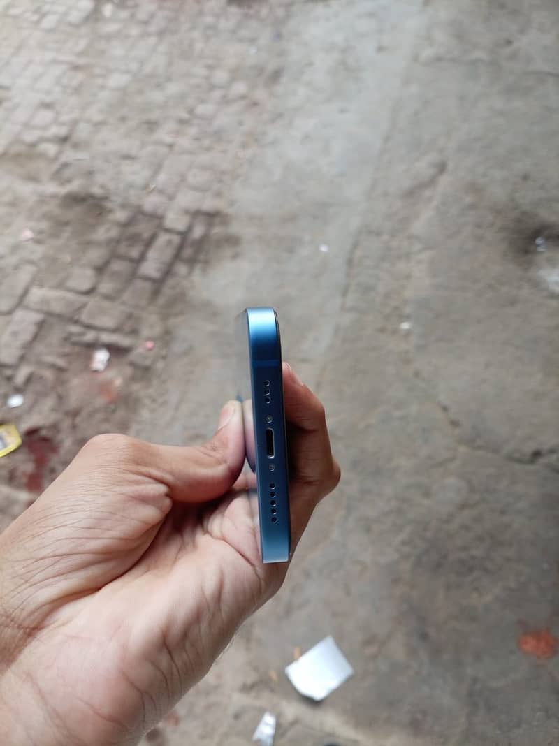 Apple iPhone 13 3