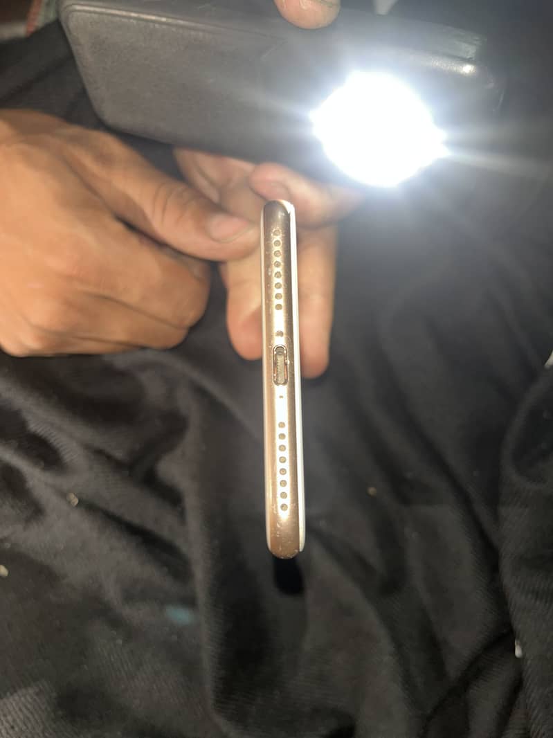 Apple iPhone 8 Plus 2