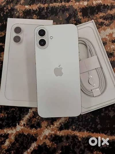 Apple iPhone 16