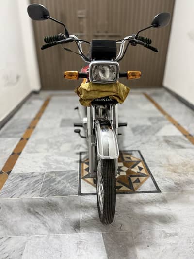 Honda Cd 70 2025 in 10/10 condition for sale