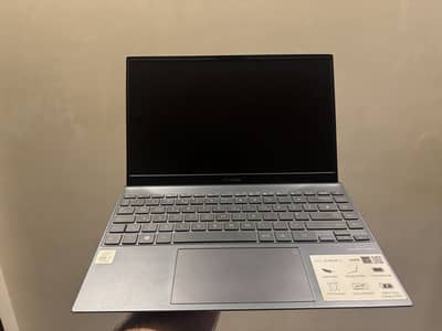ASUS ZenBook 13 – Ultra-Slim Premium (Core i7 / 16GB RAM / 1TB SSD)