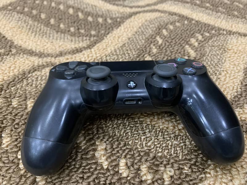 Playstation 4/controllers/CDs 8