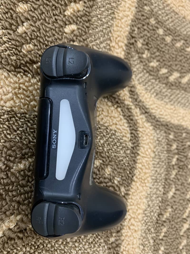 Playstation 4/controllers/CDs 9