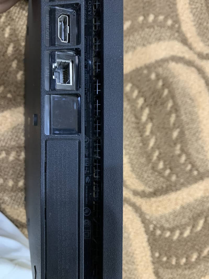 Playstation 4/controllers/CDs 10