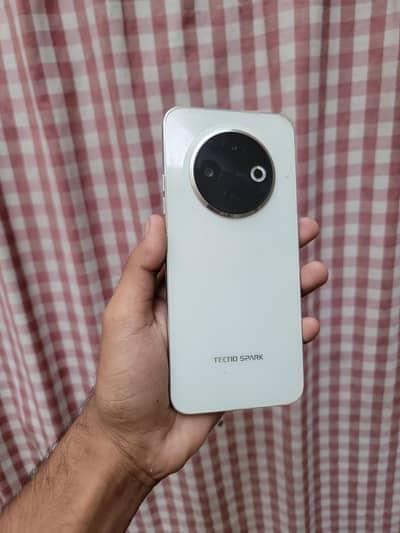 Tecno SPARK 30C (6/128) Complete box