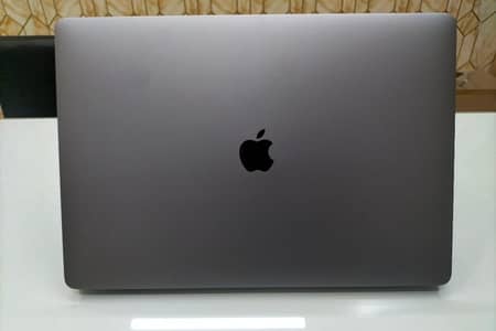 MacBook pro 2019 16 inch core i9
