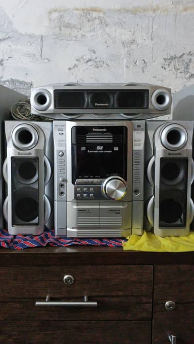Panasonic DVD stereo system SA-VK91D