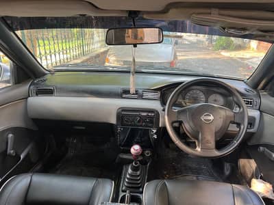 Nissan Sunny 2000
