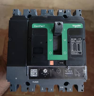 Industrial shenider Breaker Mccb 4Pole breaker 100 Ampere to 125 Amp