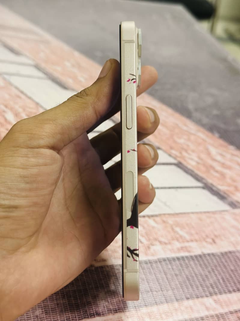 Apple iPhone 13 1