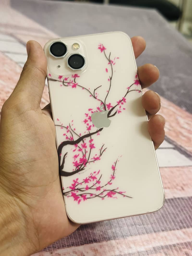 Apple iPhone 13 5