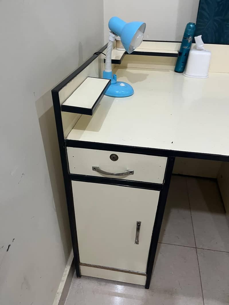 Study + work table 2