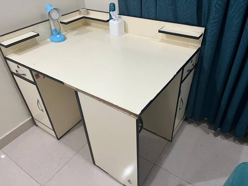 Study + work table 6