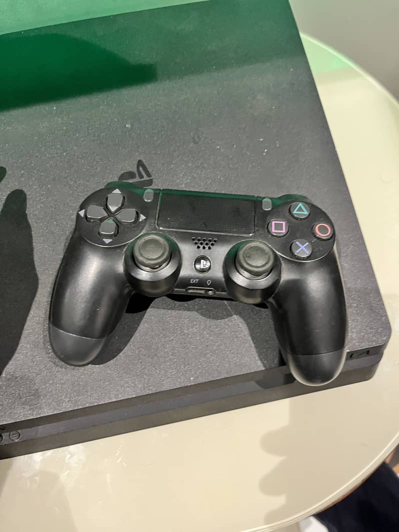 PS4 Slim 3