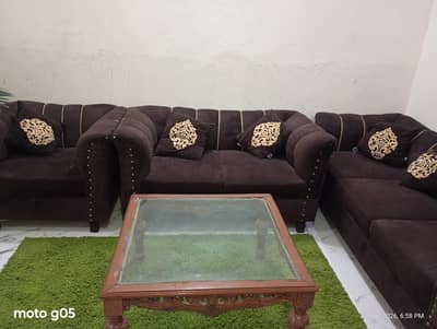 7 seater sofa set for sale in good condition with table
