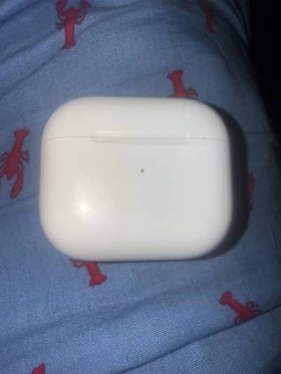 AirPods 3 wireless charging case