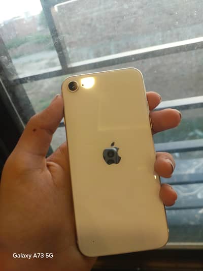 Apple iPhone SE