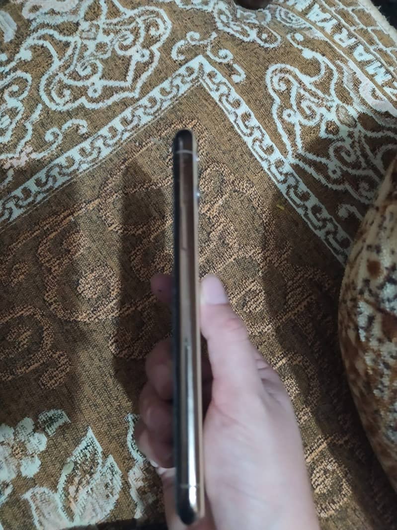 iPhone 11 pro 3