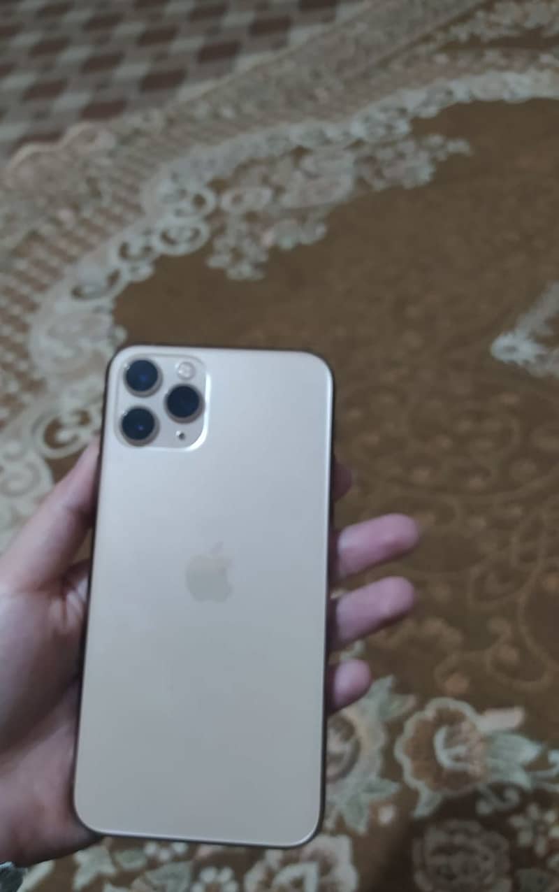 iPhone 11 pro 4