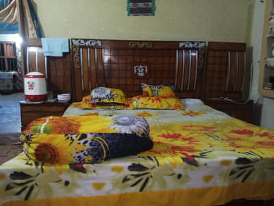 wooden king size bed