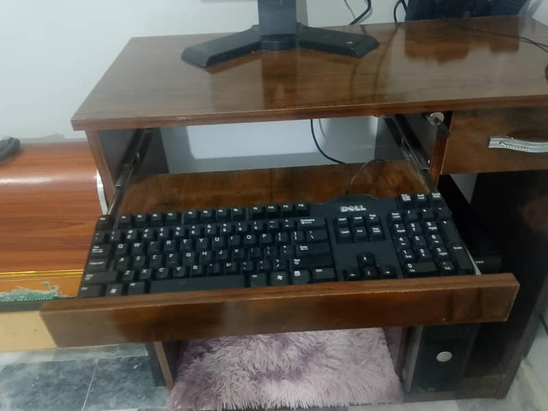 computer table 1