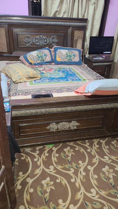 King size double bed, 3×door almirah,3x divider with dressing