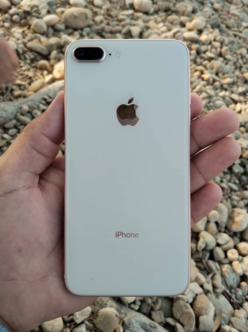 Apple iPhone 8 Plus 0