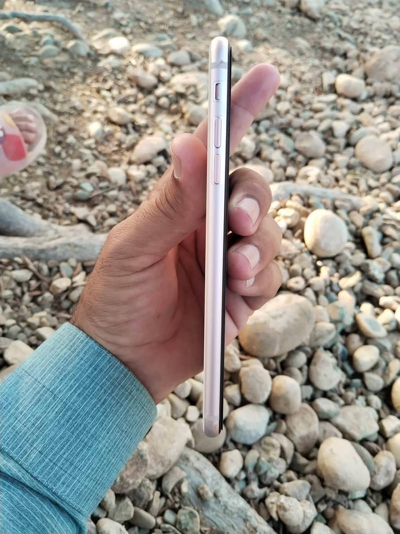Apple iPhone 8 Plus 3