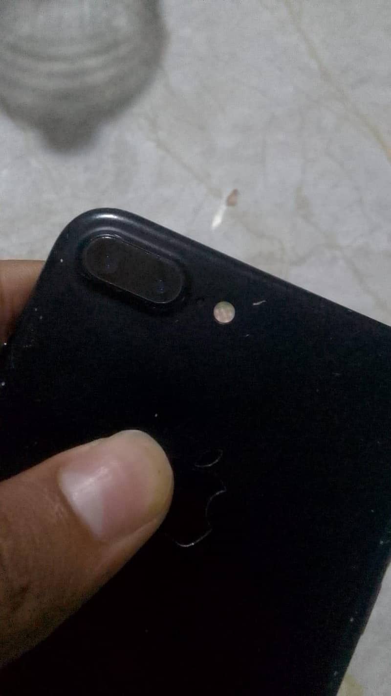 Apple iPhone 7 Plus 1