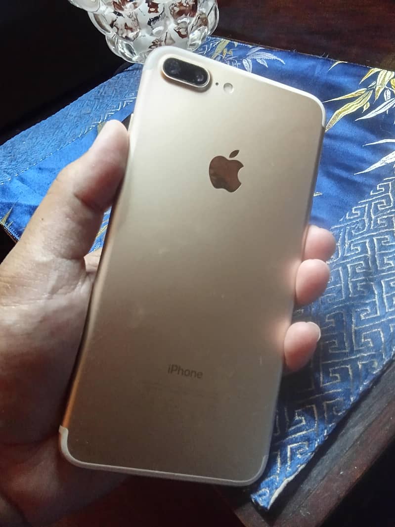 Apple iPhone 7 Plus 0