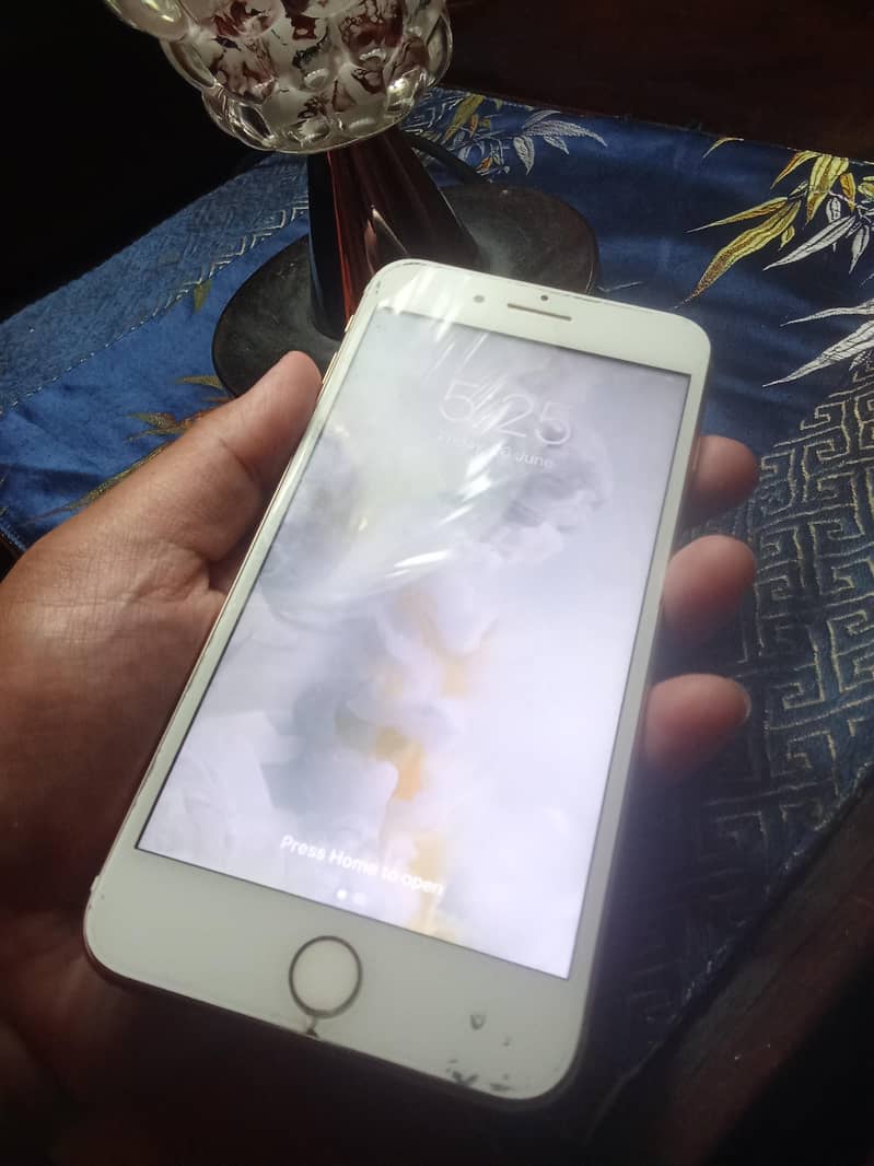 Apple iPhone 7 Plus 1