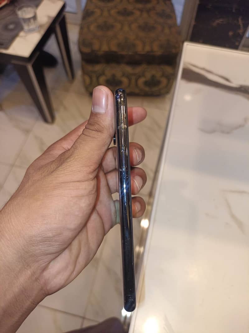 Apple iPhone X 5