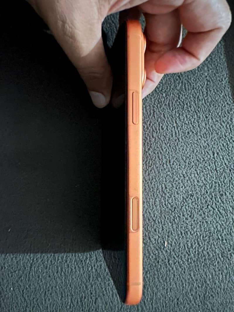 Apple iPhone 17 Pro Max 4