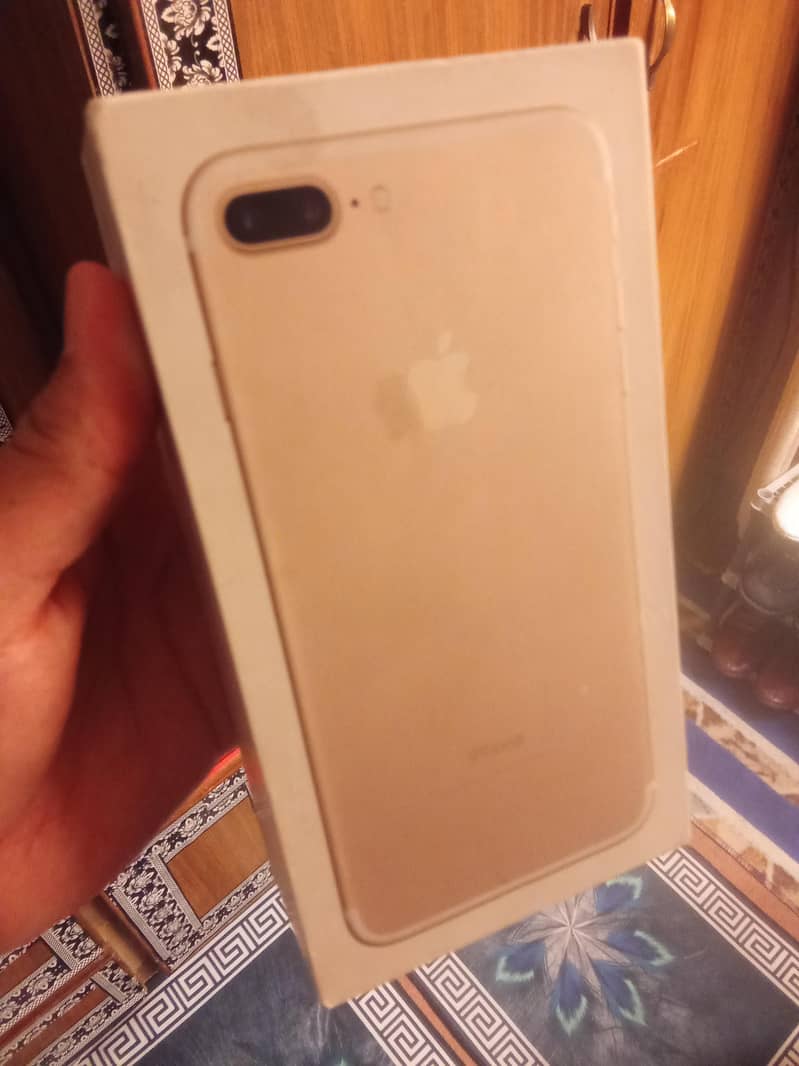 Apple iPhone 7 Plus 6