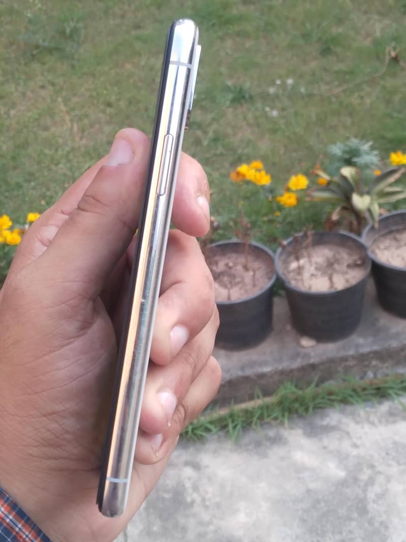 Apple iPhone X 1