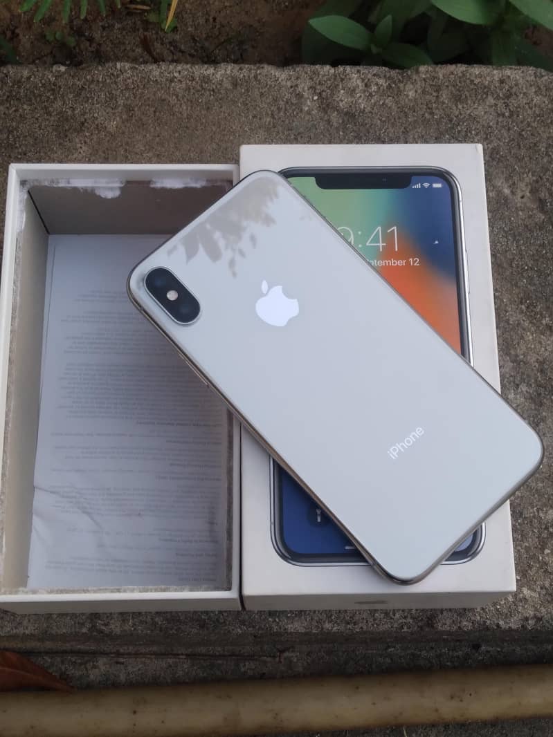 Apple iPhone X 6
