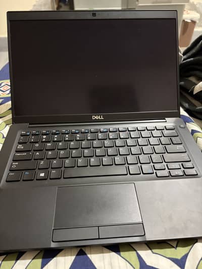 Dell 7390 latitude, core i5, 8th gen, 16gb RAM, 256gb sso, 13.3 touch.