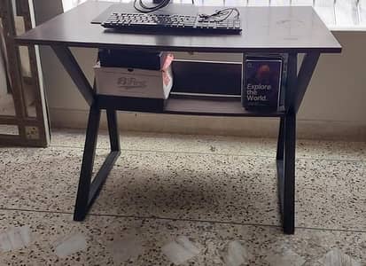 Computer table