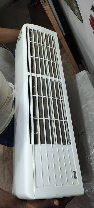 AC Bilqul Ok hai koi Fault NH hai Just service karwao or Chalao
