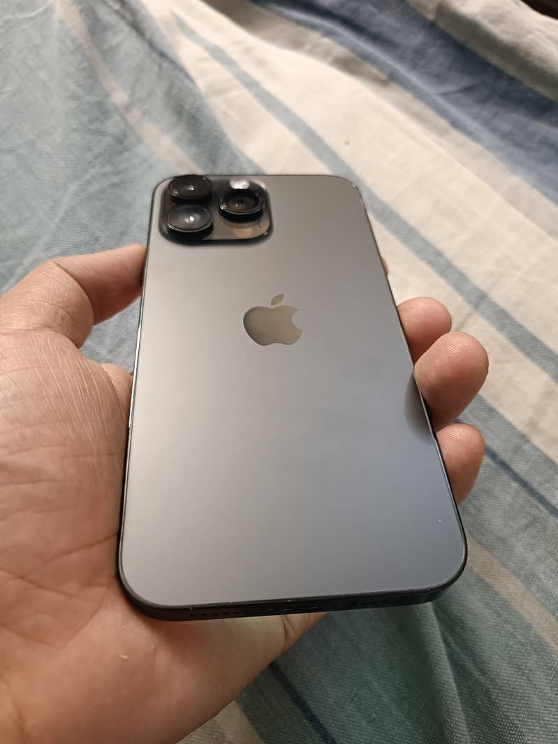 Apple iPhone 14 Pro Max 0