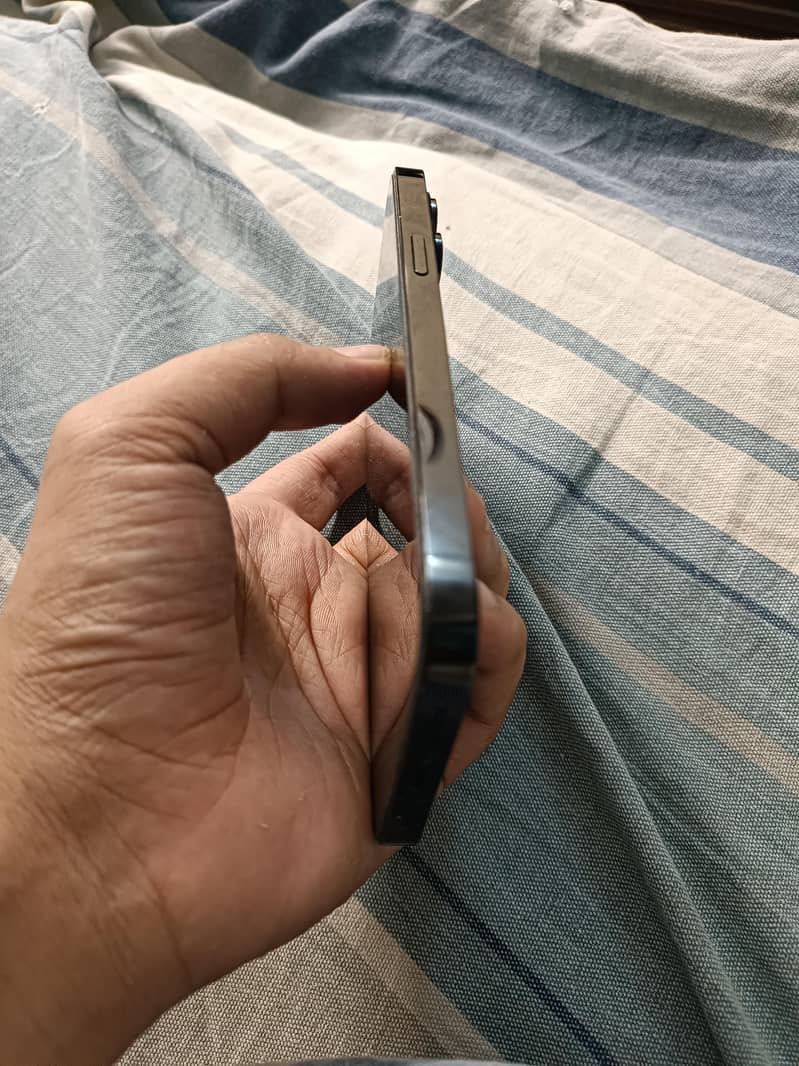 Apple iPhone 14 Pro Max 1