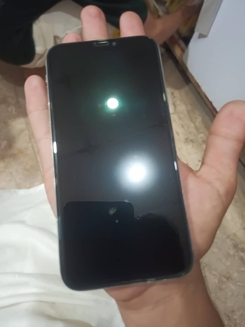 Apple iPhone X 5