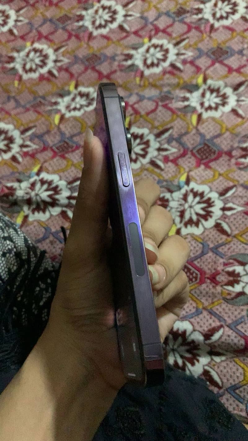 Apple iPhone 14 Pro 2
