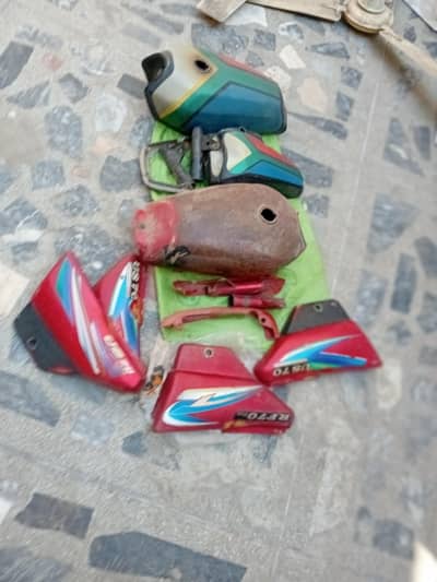 Honda 125 or 70cc ke tanki tapy hn tapy orignal hn 70 ke