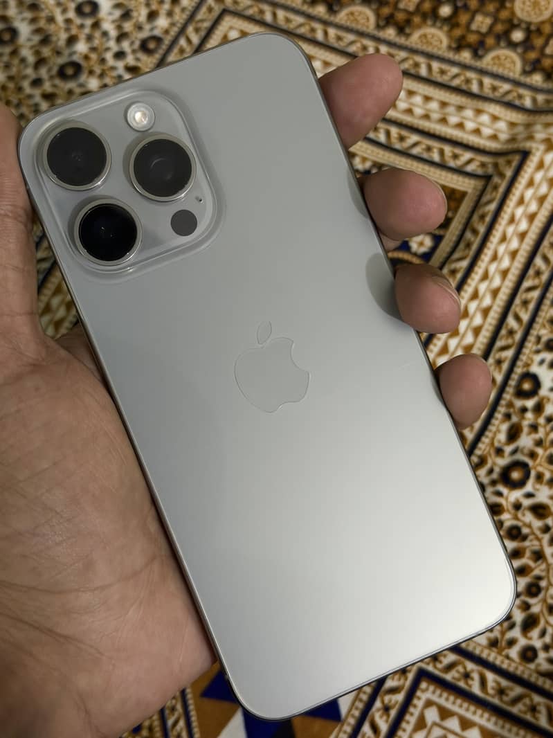 Iphone 15 pro max 2