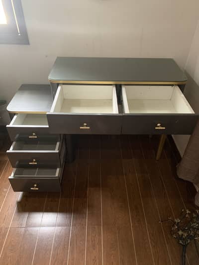 Modern Dressing Table with Round Mirror - Excellent Condition