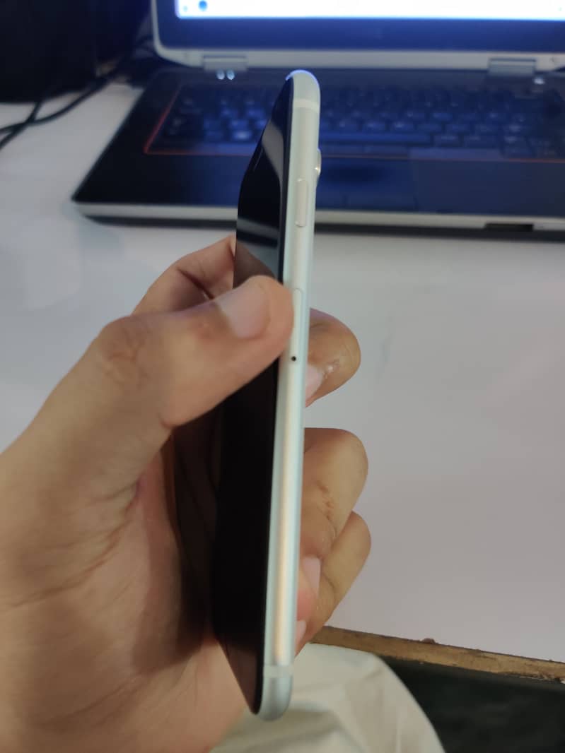 Apple iPhone SE 4