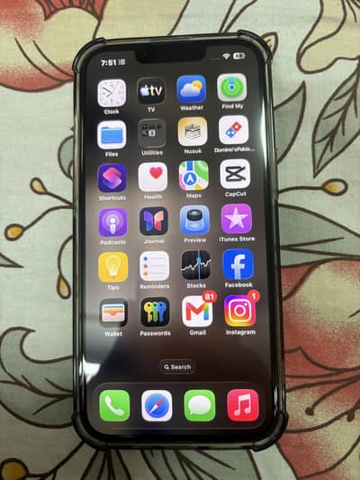Apple iPhone 13